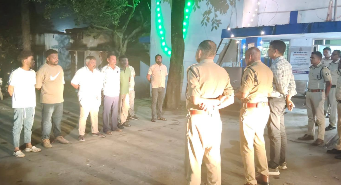 रायगढ़ पुलिस ने गुंडा और निगरानी बदमाशों को थाने बुलाकर दी सख्त चेतावनी